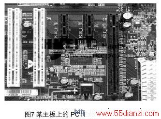 主板上的 PCI Express 扩展插槽