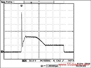 Figure 5. Q1, drain-source voltage waveform; leading-edge spike is a result of the leakage inductance energy; allowed to dissipate in Q1.