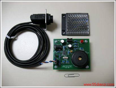 图1. PCB、传感器和发射器